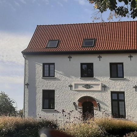 B&B Eikenlaan 12 Генк Экстерьер фото