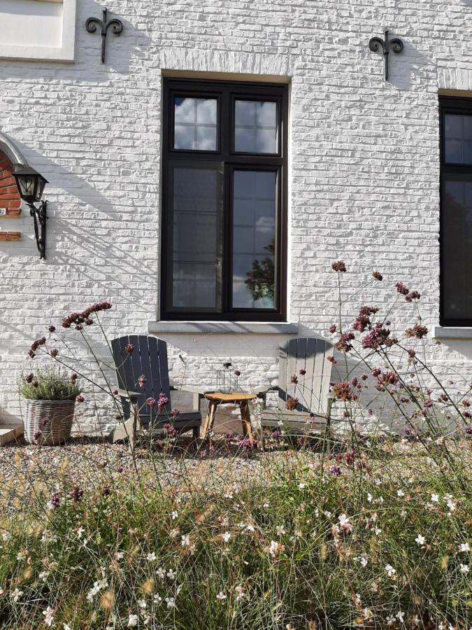 B&B Eikenlaan 12 Генк Экстерьер фото